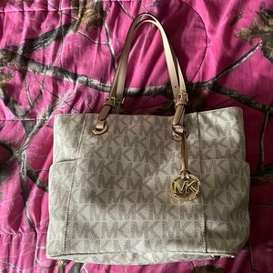 Michael kors purse